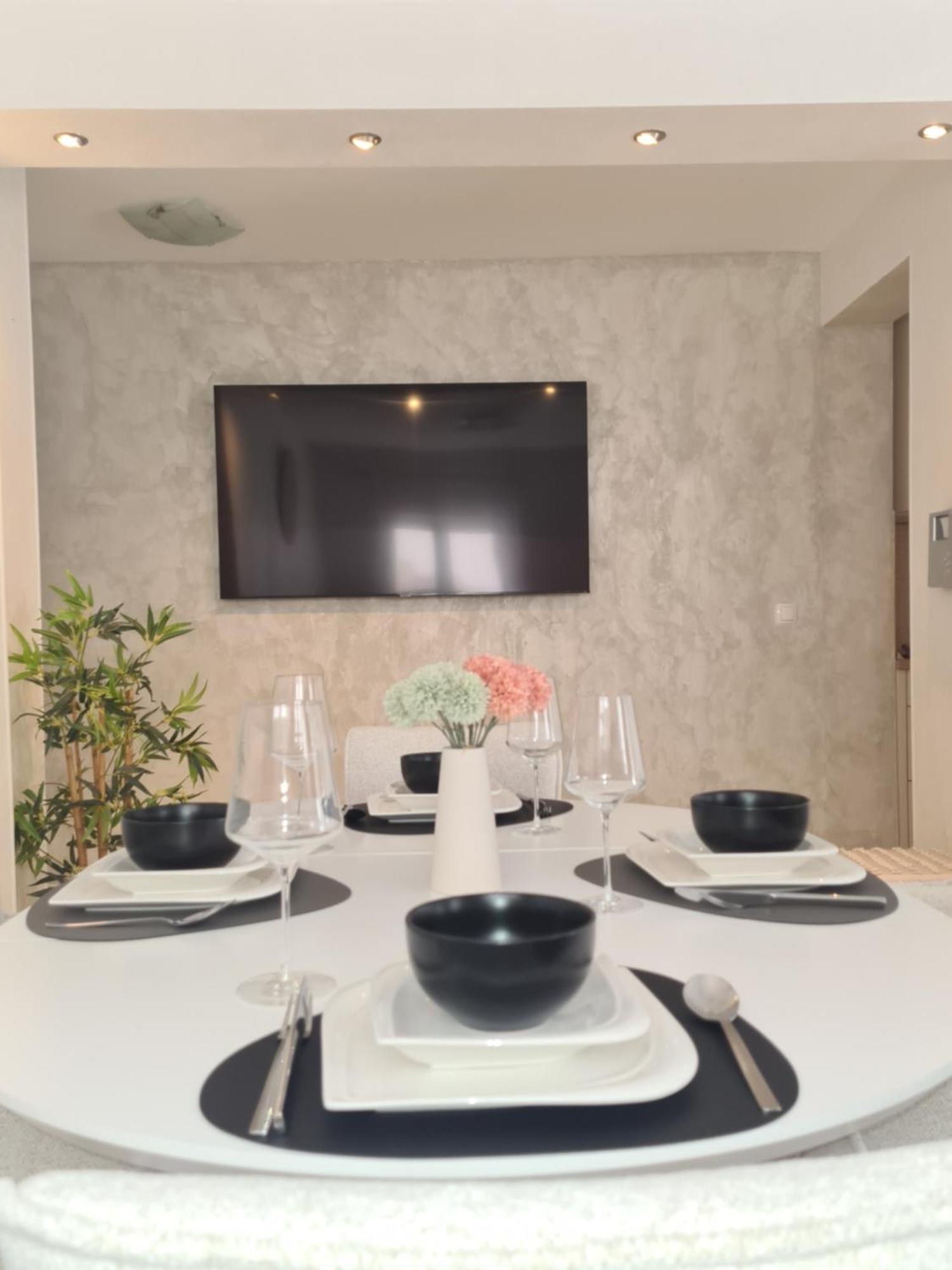 Modern Apartment Near The Sea-Mise Трогір Екстер'єр фото
